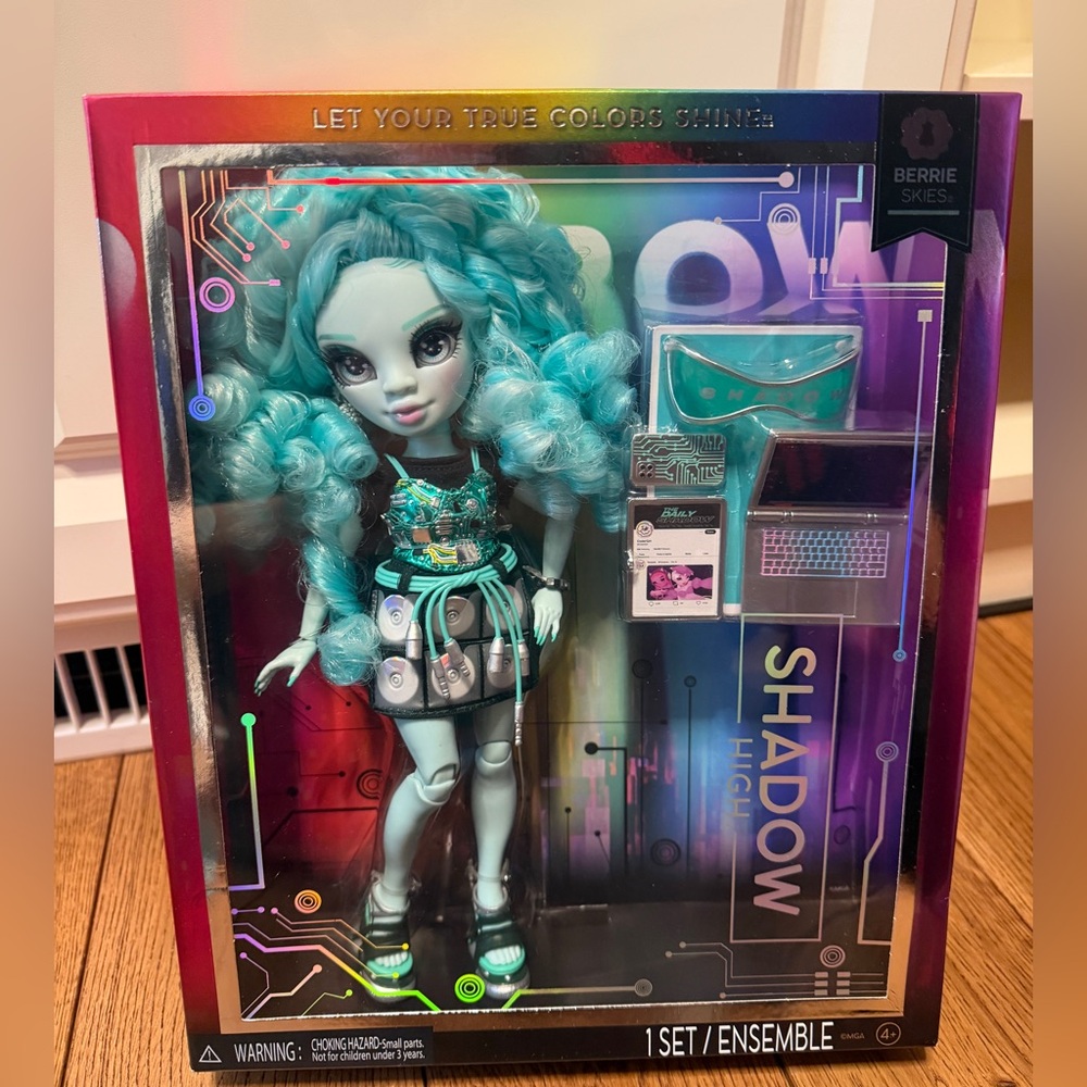 MGA Shadow High Berrie Skies Blue Curly Hair Fashion Doll Articulated Outfit